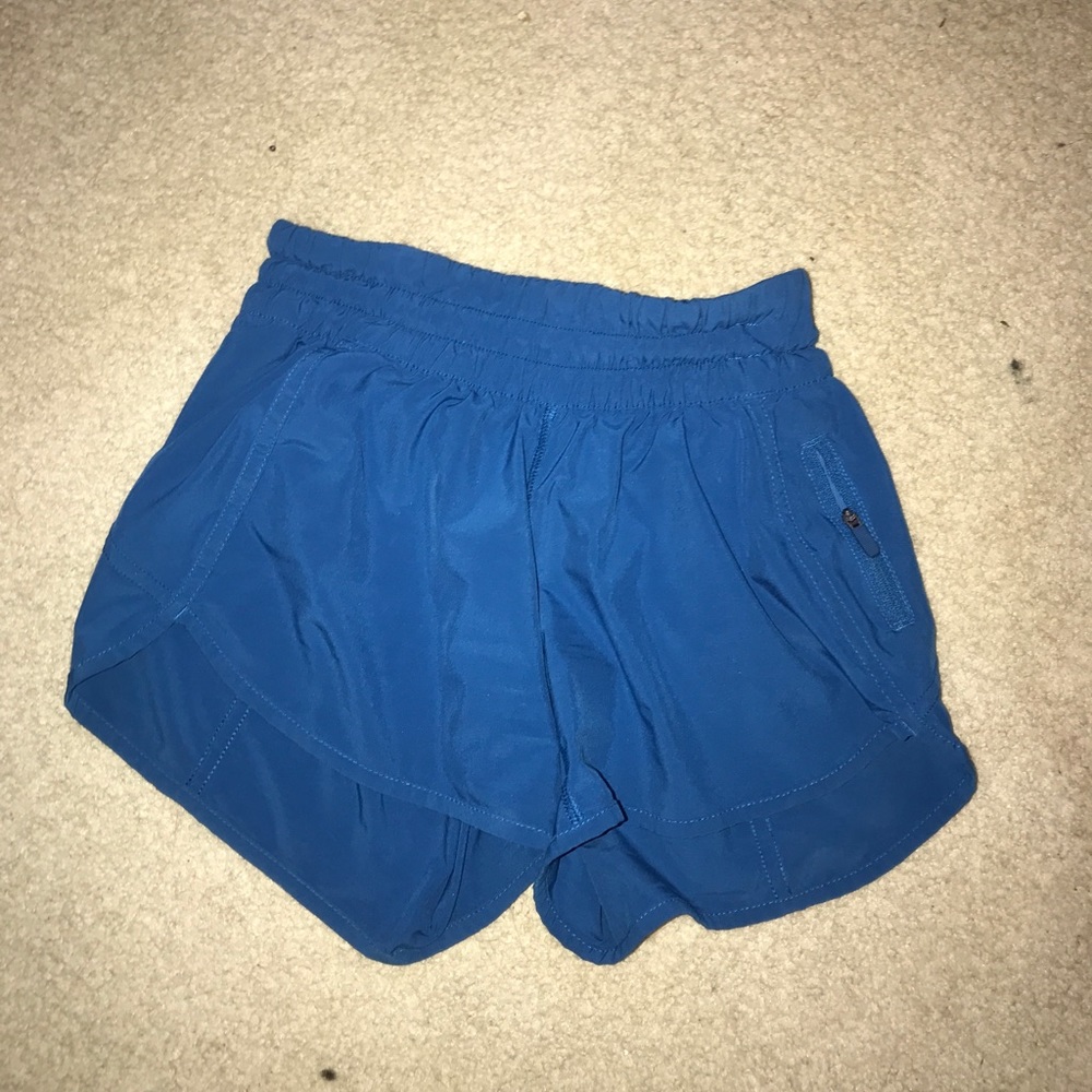 lululemon size 4 tracker shorts
